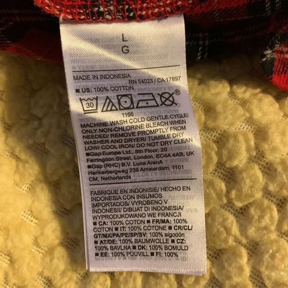 RED Plaid Shirt. Old Navy Classic. Flannel. New! Large. Shirttail hem. - Picture 7 of 7